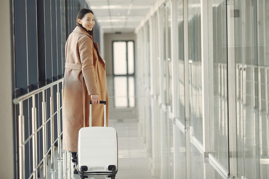 7 Airport Outfits You’ll Love Wearing In-Flight - Thigh Society