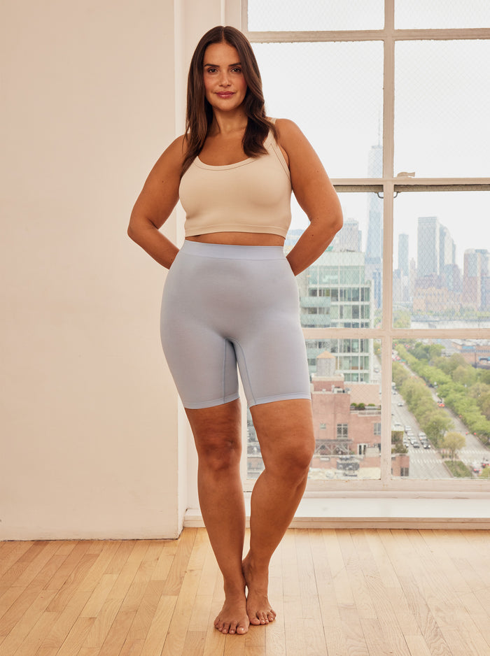 Emma is wearing The Cotton in size M/L