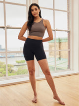 Ana is wearing The Original in size S/M