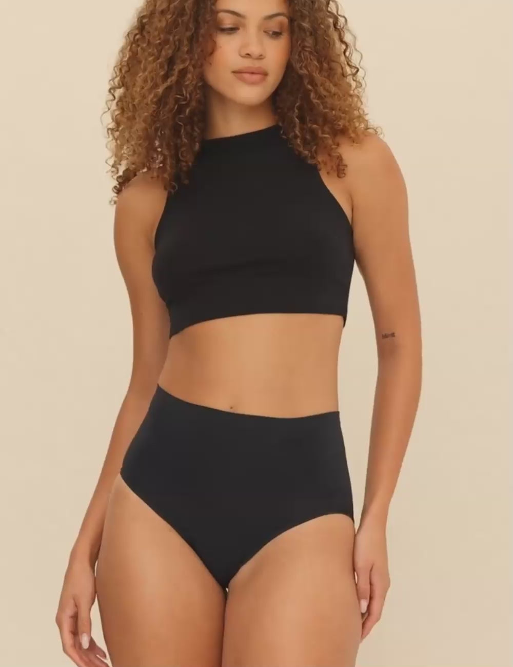 WhispAir Cooling™ Brief Black