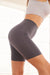 Bruna is wearing The Staple in size XS/S