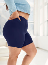 Veronica is wearing The Original in size XL/2XL